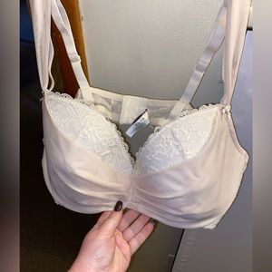 Mesh & lace front bra lightly padded
